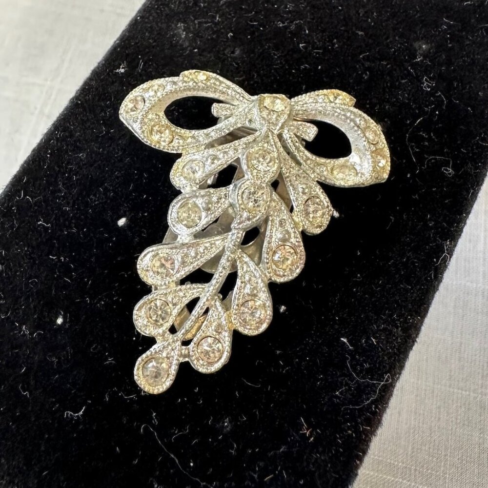 Vintage Art Nouveau Rhinestone Dress Clip with Leaf Spray Design with Bow